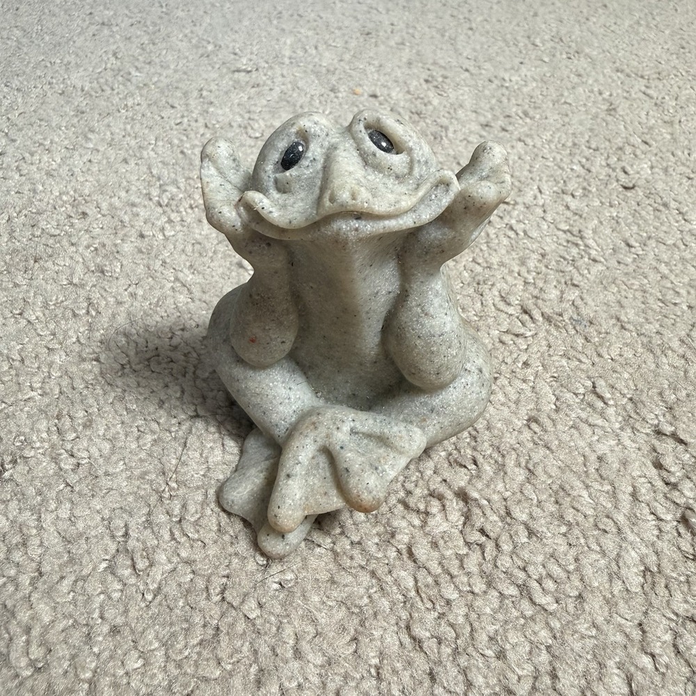 Quarry Critters Frog Felicity  Granite Look Figurine Second Nature Design 2001